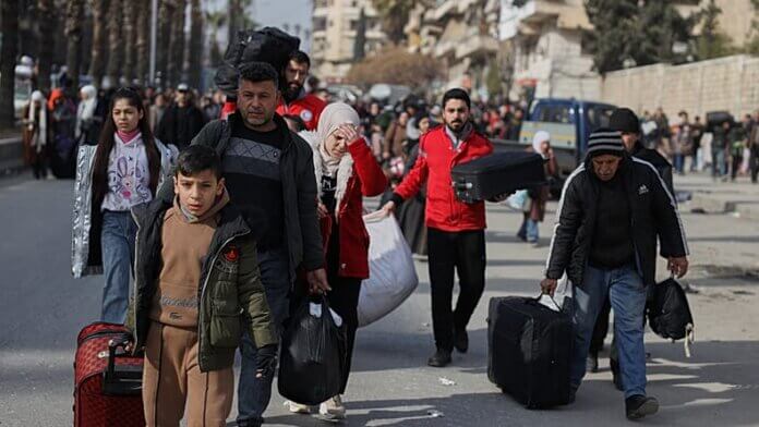 Tens of Thousands Flee Aleppo as Clashes Escalate