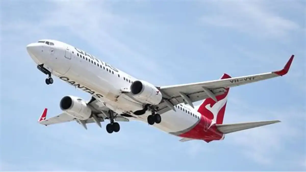 Woman dies mid-air on flight from New York despite rescue efforts Woman dies mid-air on flight from New York despite rescue efforts