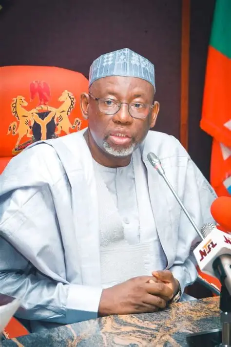 Jigawa Governor Spots Senior Officials Missing During Unannounced Secretariat Inspection VIDEO: Jigawa Governor Spots Senior Officials Missing During Unannounced Secretariat Inspection
